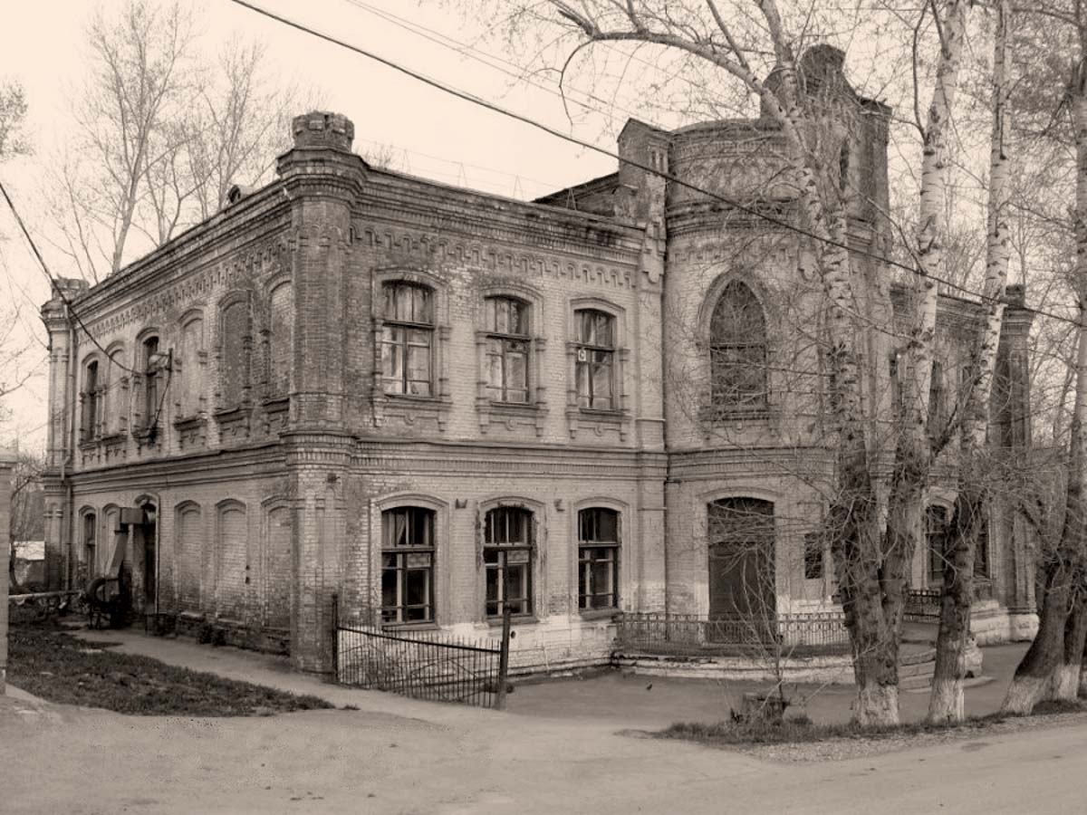Ачинск. Здание трёхклассного церковно-приходского училища, затем - школа №2