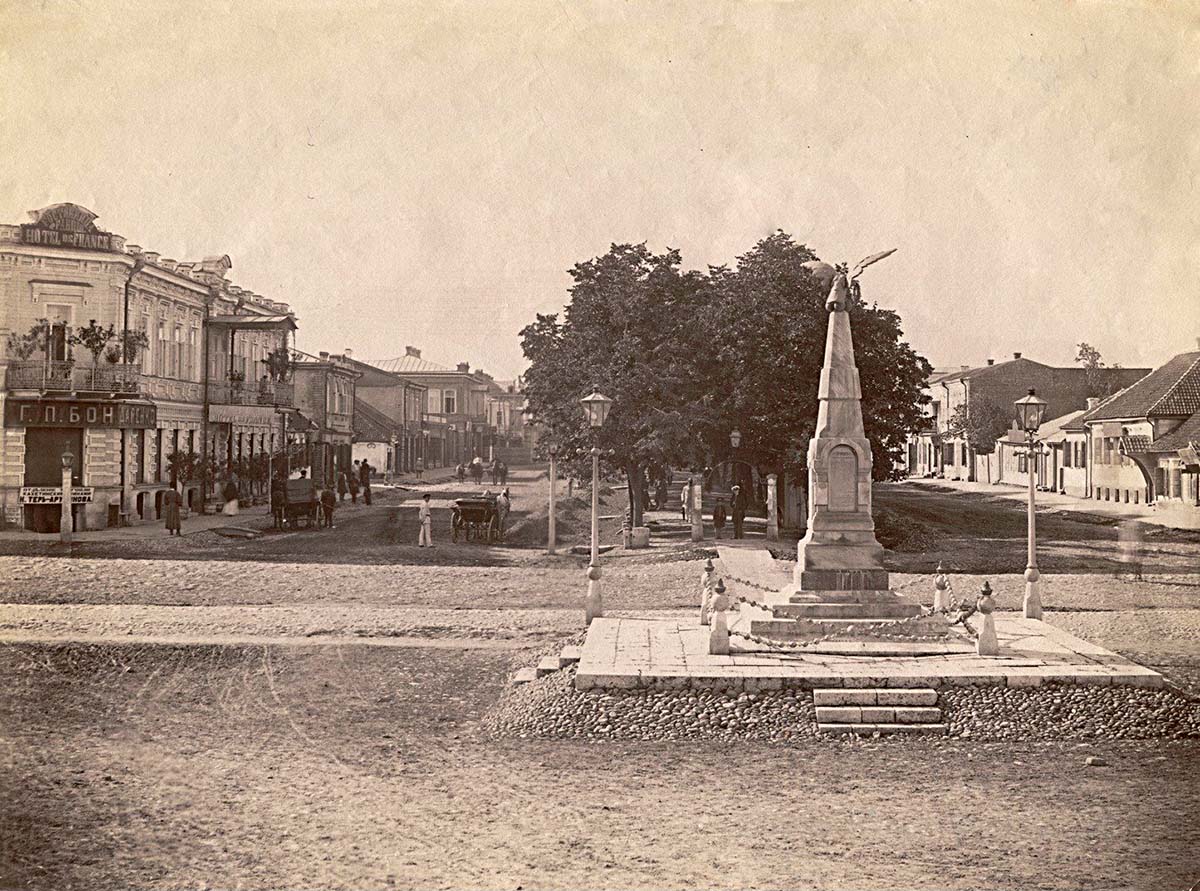 Владикавказ. Александровский проспект и Гостиница 'Франция', 1891