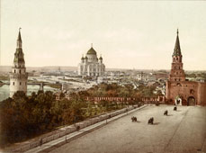 Москва. Храм Христа Спасителя, вид из Кремля, около 1890