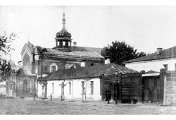 Юхнов. Тюрьма и церковь