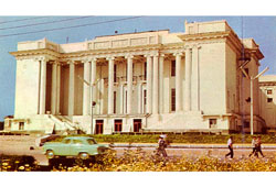 Душанбе. Академический театр оперы и балета