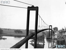 Стрый. Труба газопровода через реку, 1932 год