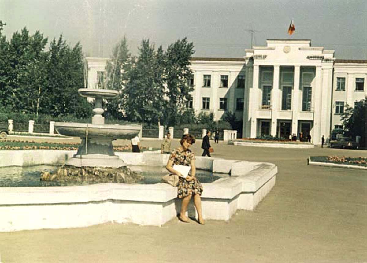 Абакан. Первомайская площадь, 1965 год