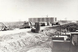 Агидель. Строительство дороги в город, слева - контора Спецавтохозяйства