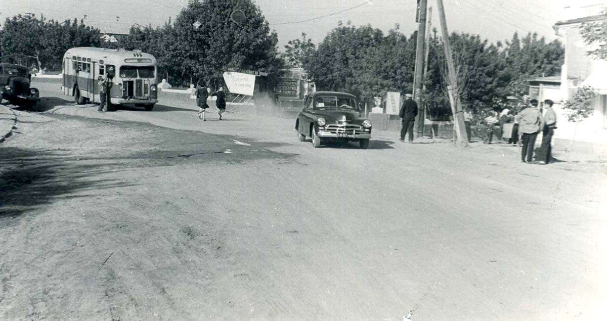 Аксай. Вид с улицы Советской на современную площадь Героев, 1964 год