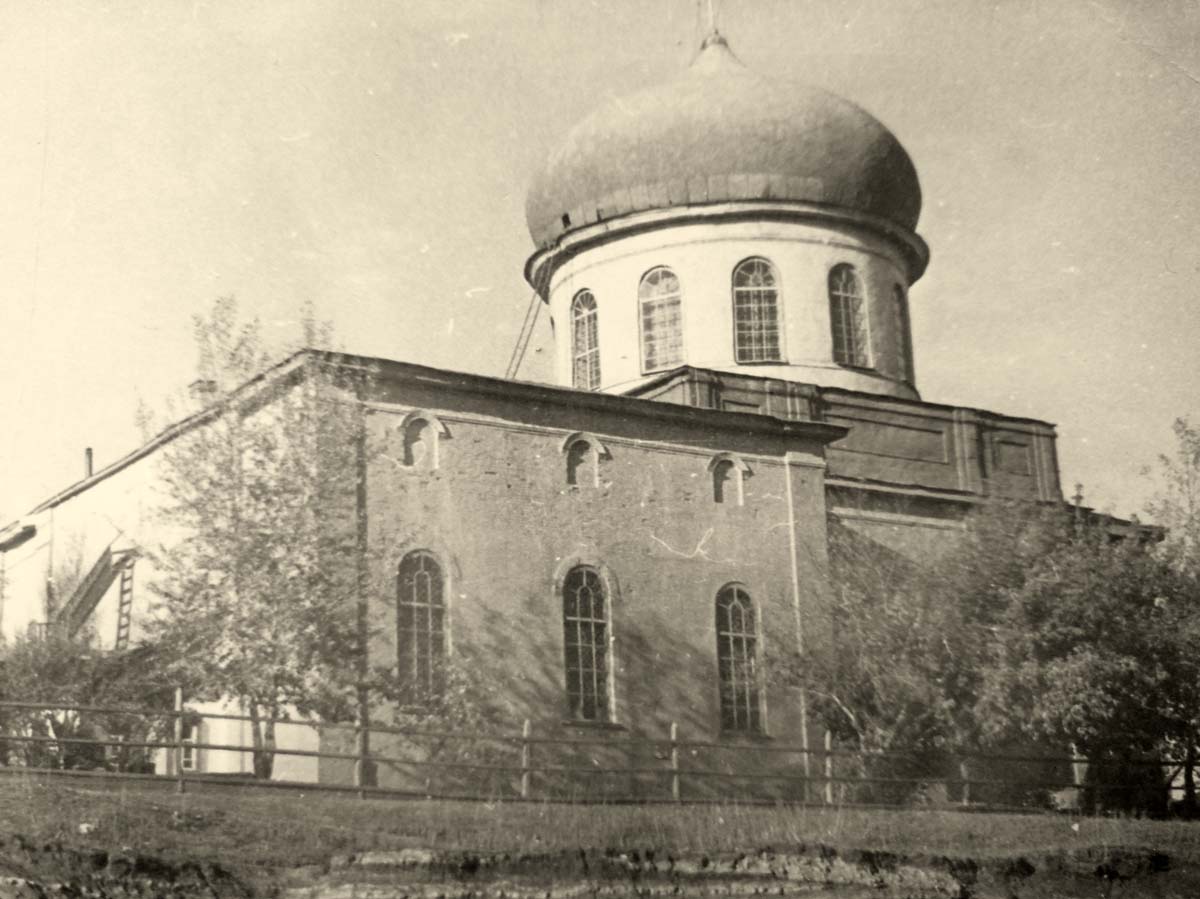 Бирск. Михайло-Архангельская церковь, октябрь 1974