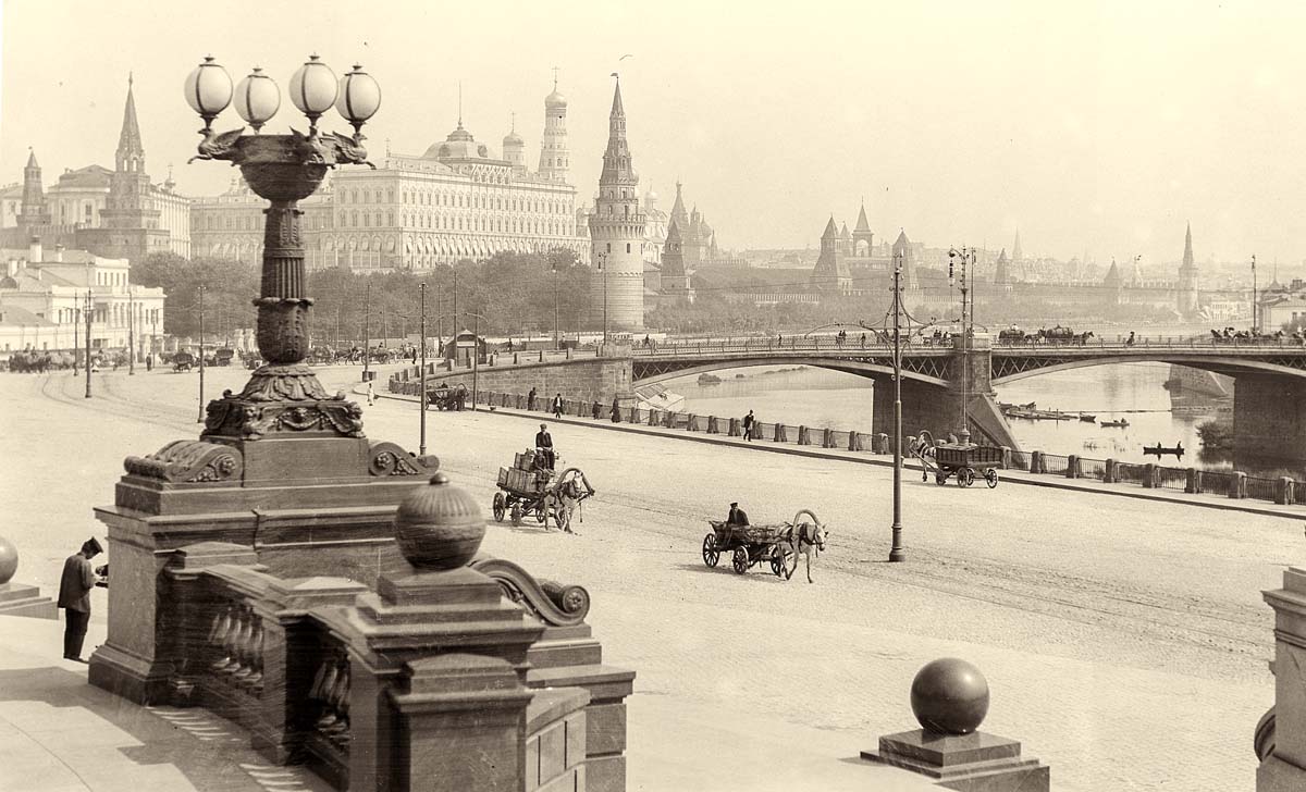 Москва. Панорама Кремля, Большой Каменный мост