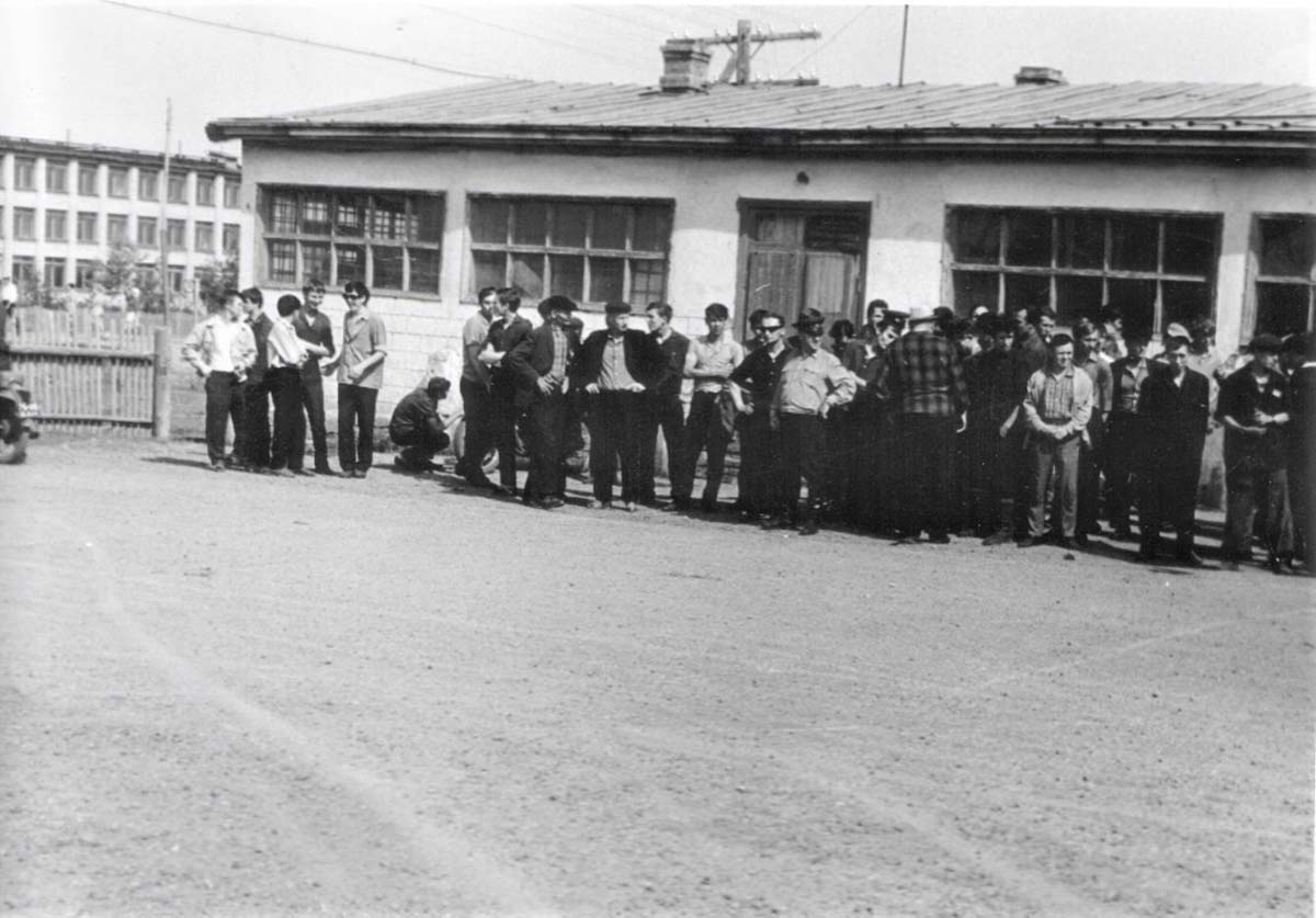 Нефтекамск. Здание старого автовокзала напротив первой школы, затем - автомотоклуб, 1965 год