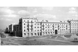 Алчевск. Площадь перед Дворцом Культуры химиков, 50-е годы