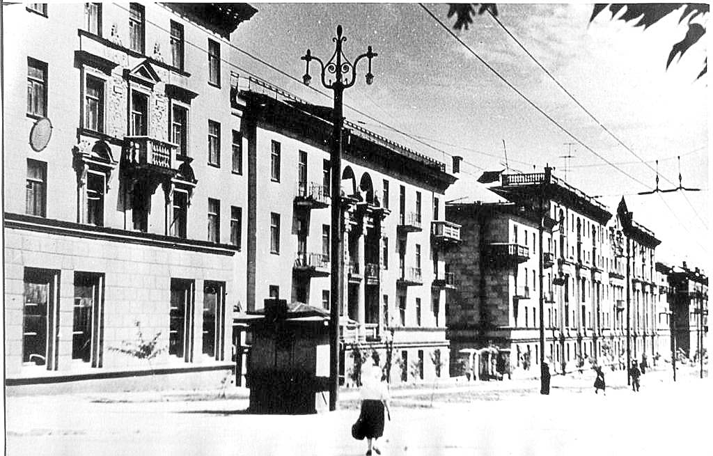 Alchevsk. Kirov Street, 50s