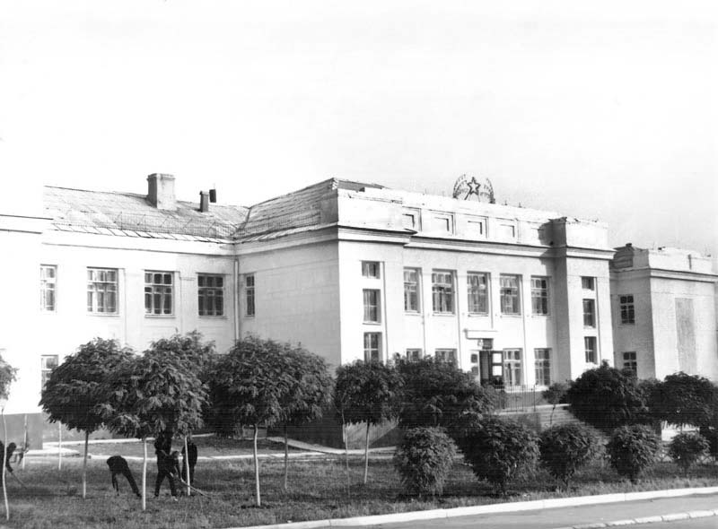 Amvrosiivka. High school №2