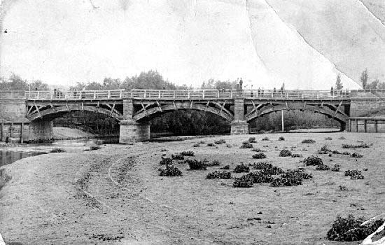 Yampil. The bridge across the Rusava River