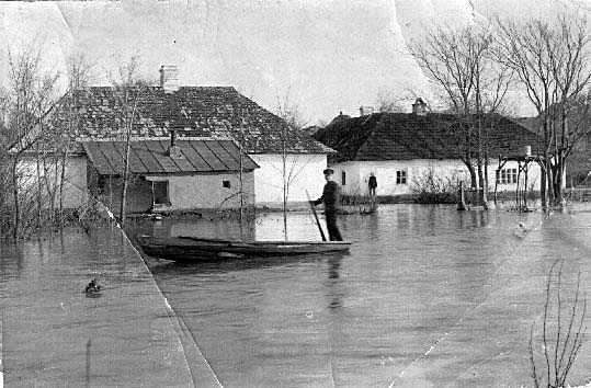 Yampil. Flooding in the Mylobendzki Manor, 1911
