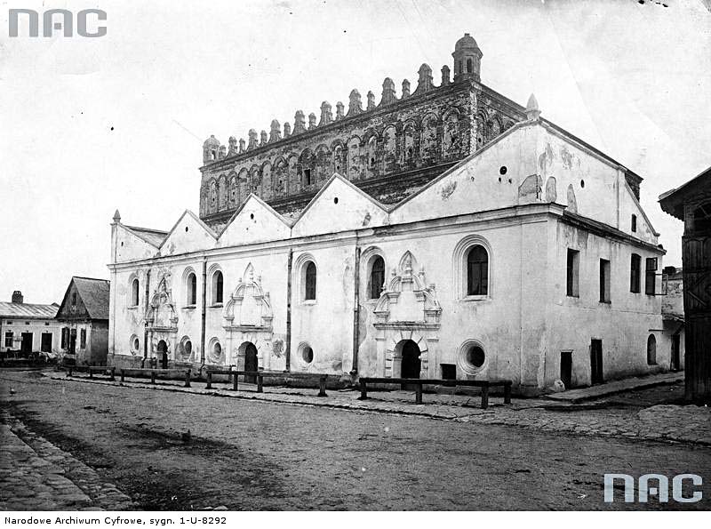 Zhovkva. Brick synagogue
